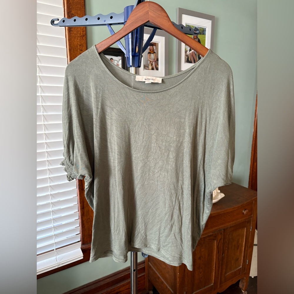 LOFT Olive Short Sleeve Top
